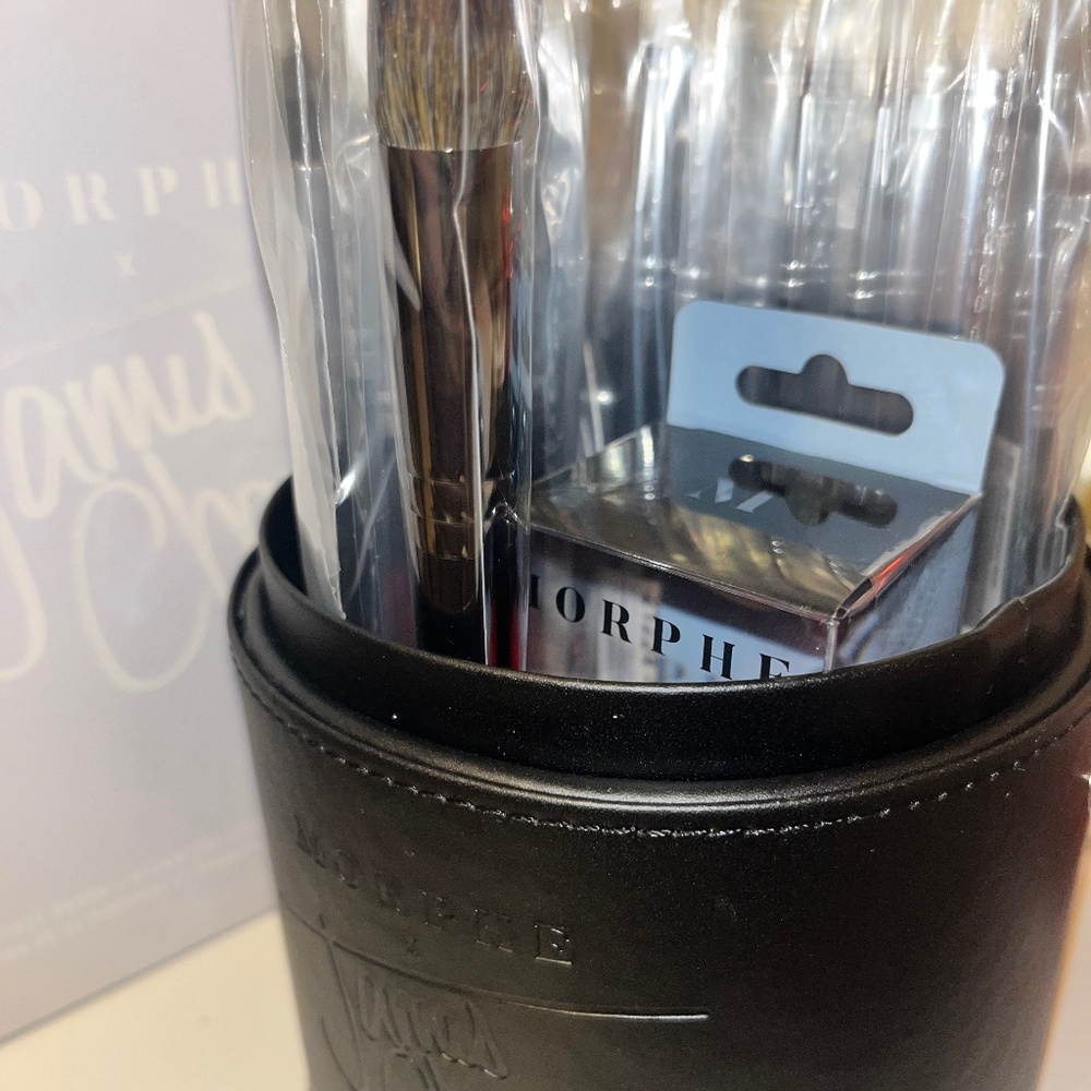 James Charles 34 brush set